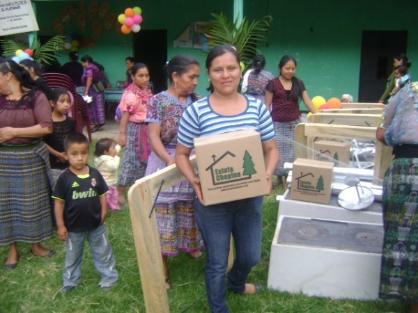 Stove delivery Pacoj Tres Cruces Sept 2014